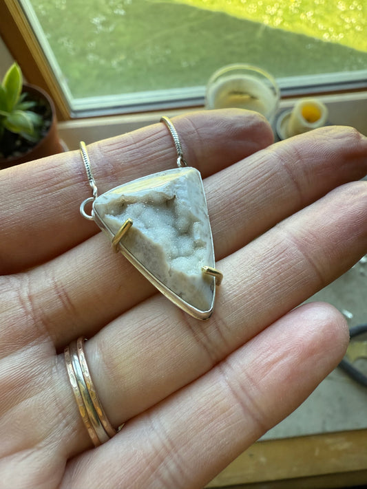 Druzy quartz pendant necklace
