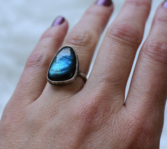 Across the universe ring- size 5.5
