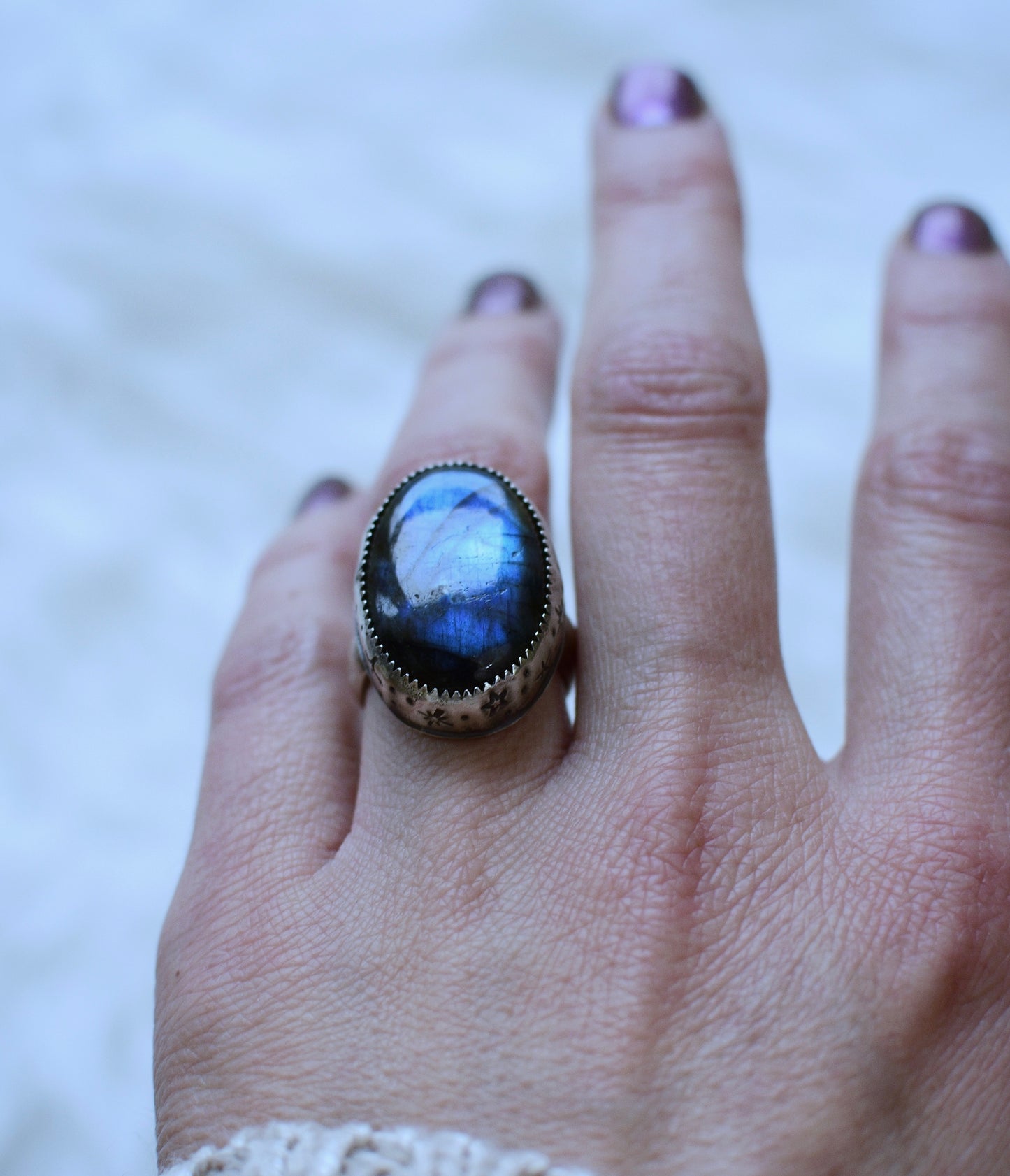 Across the universe ring- size 5